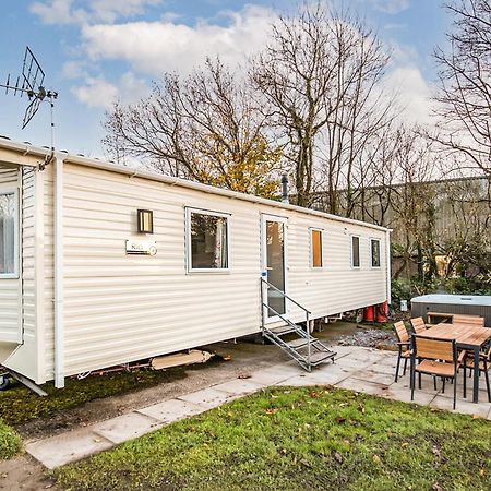 Noble Court Holiday Park Narberth Εξωτερικό φωτογραφία